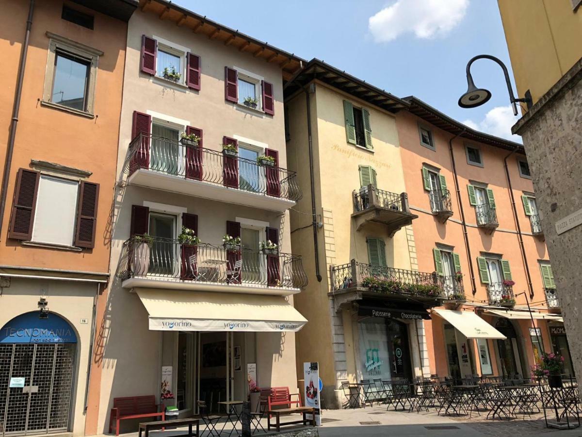 La Quadra Suites - Central Apartments In Iseo With Daily Housekeeping Bagian luar foto