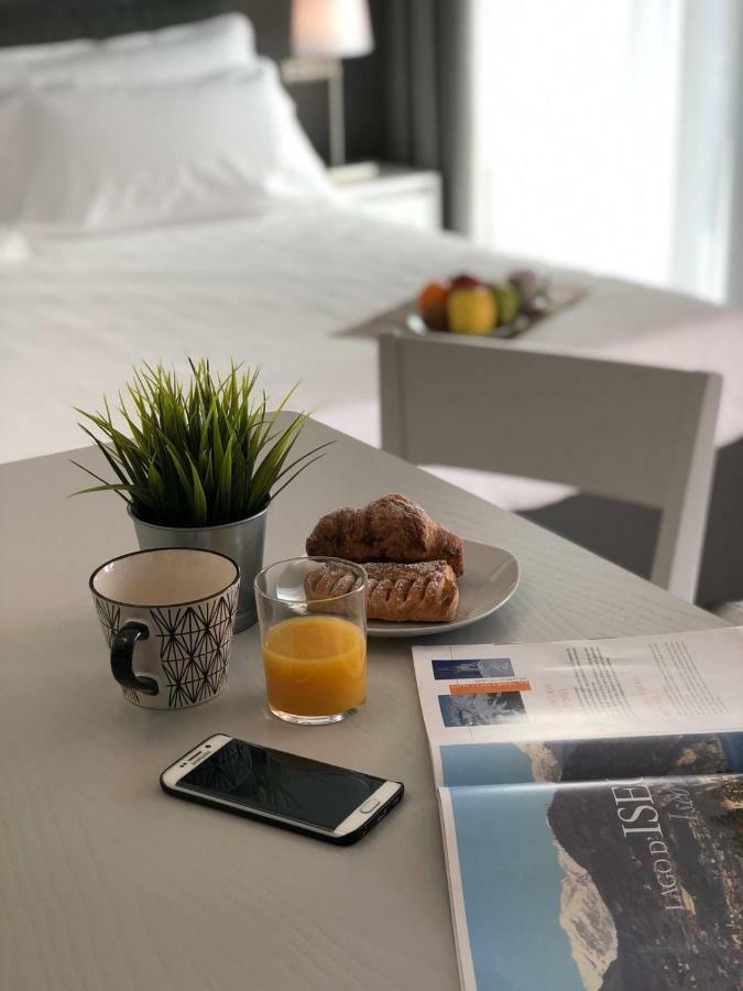 La Quadra Suites - Central Apartments In Iseo With Daily Housekeeping Bagian luar foto